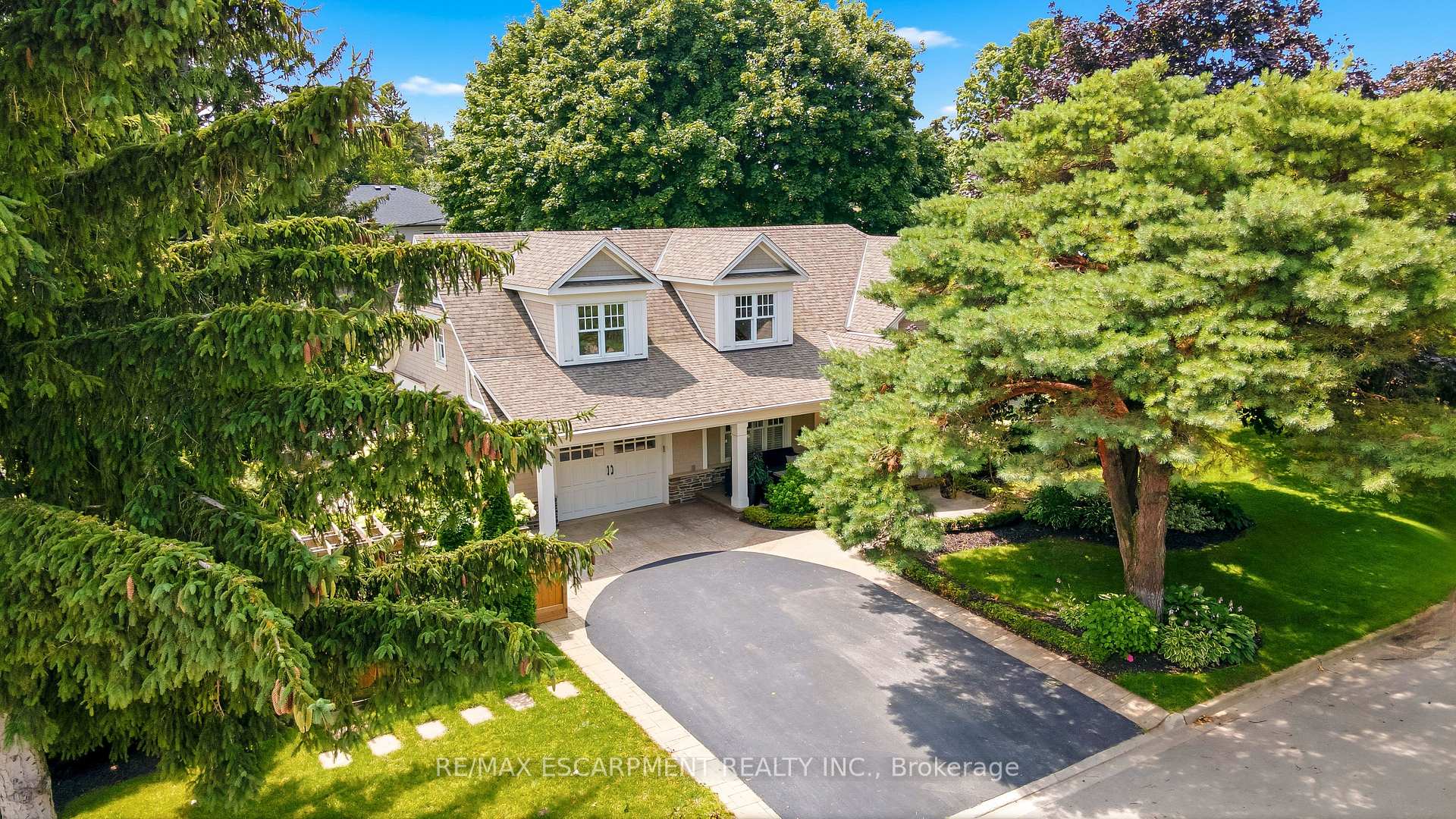 Photo 3 of 330 Camelot Court, Burlington, Shoreacres — HOMEH