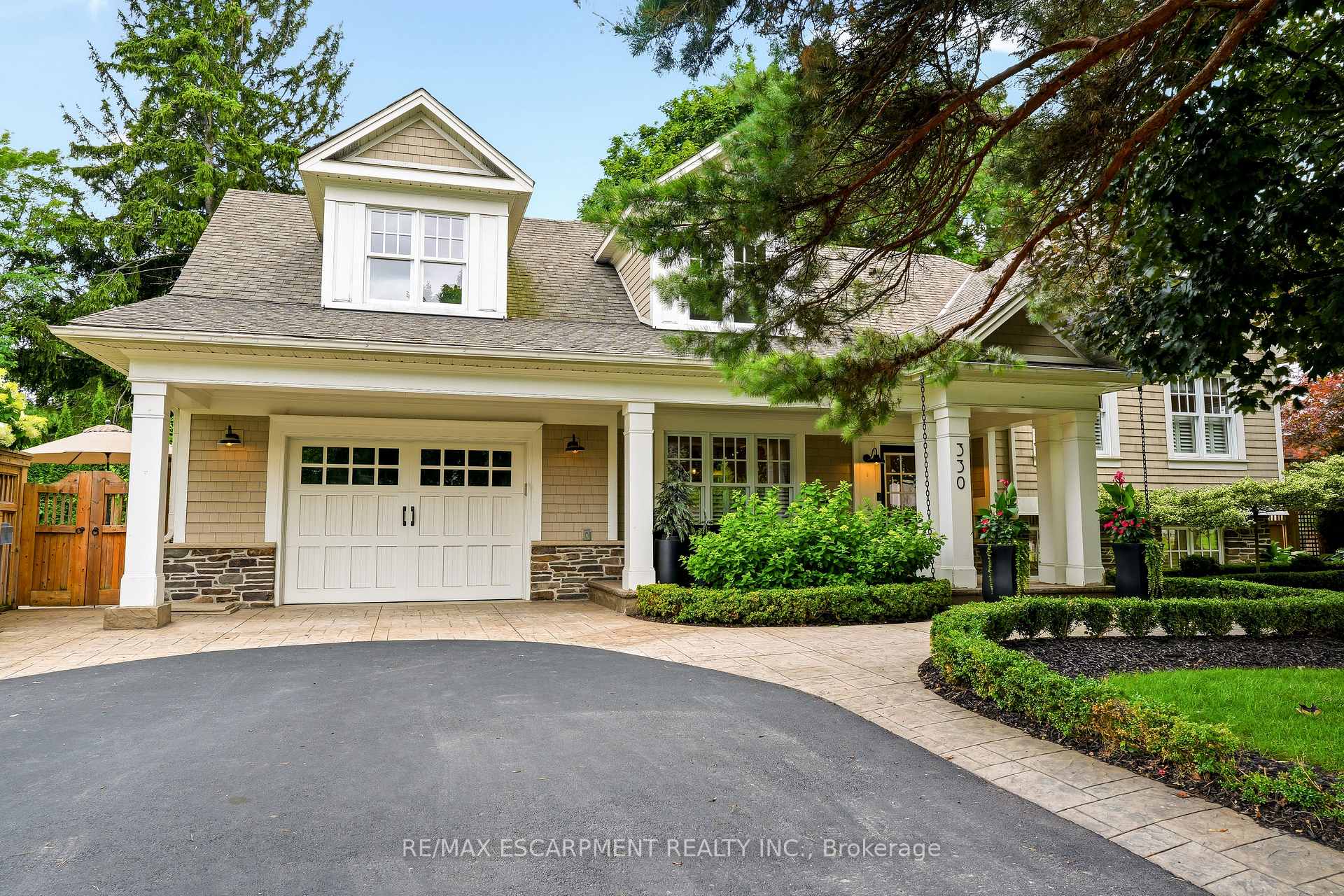 Photo 1 of 330 Camelot Court, Burlington, Shoreacres — HOMEH