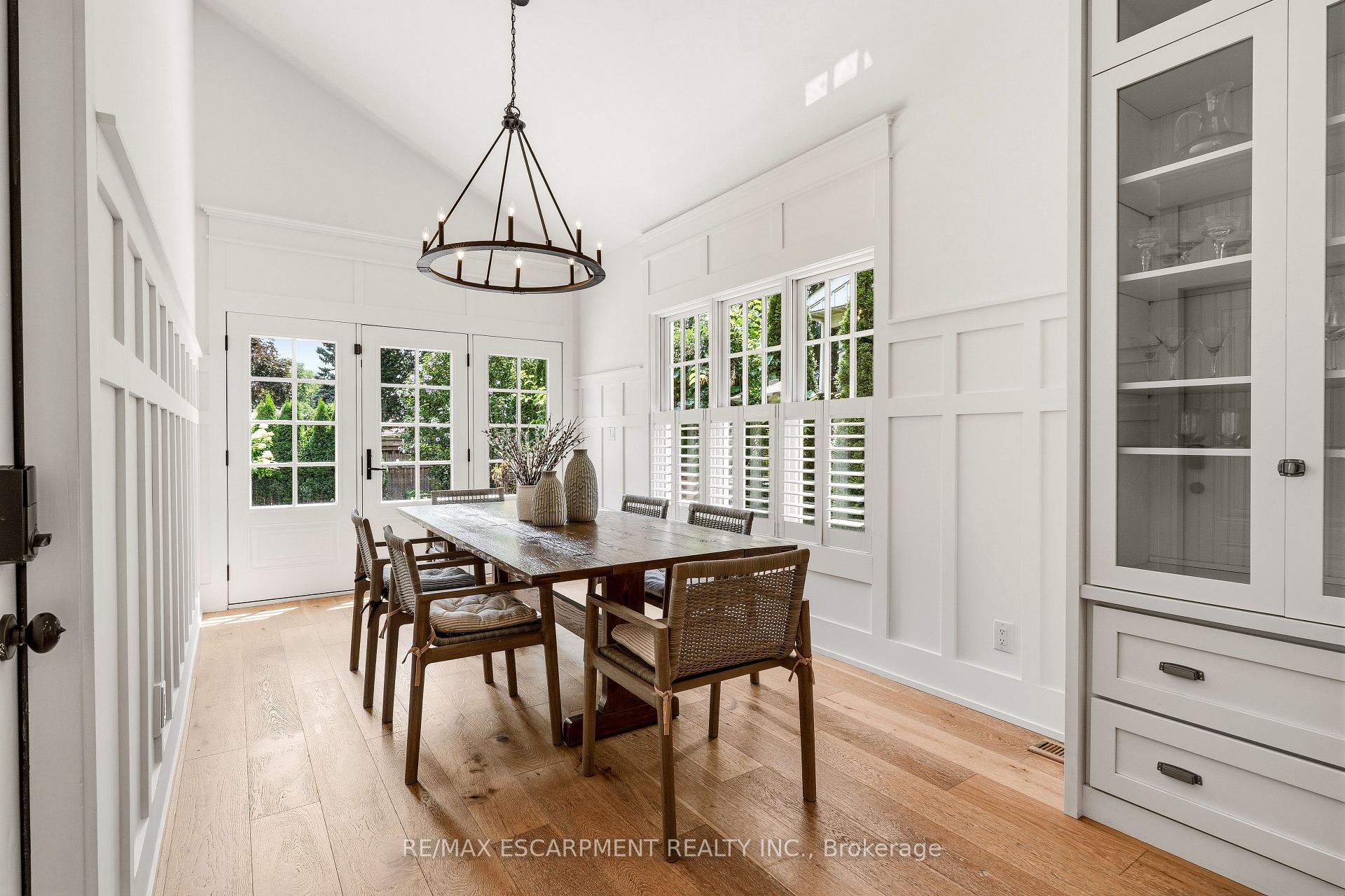 Photo 18 of 330 Camelot Court, Burlington, Shoreacres — HOMEH