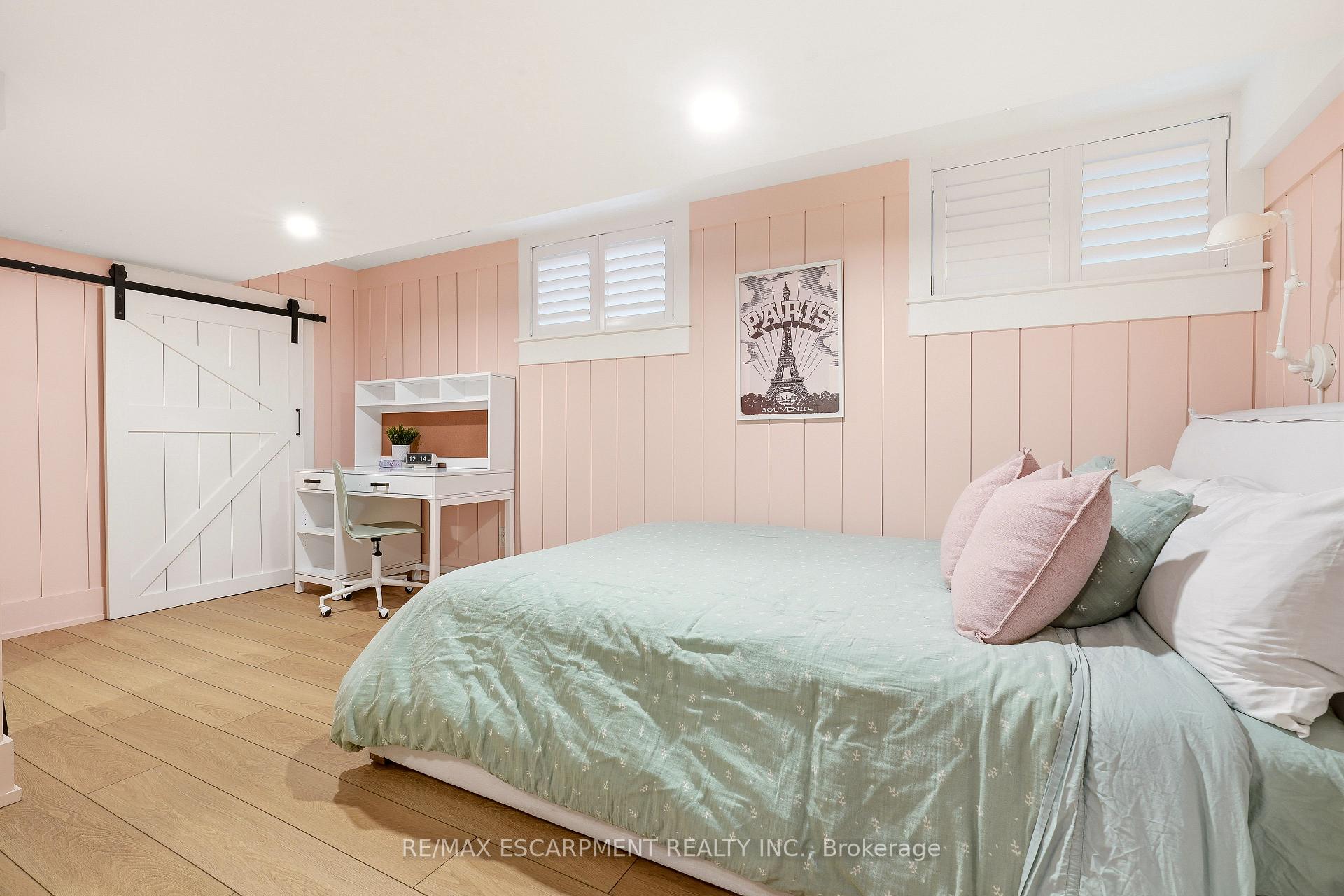 Photo 36 of 330 Camelot Court, Burlington, Shoreacres — HOMEH