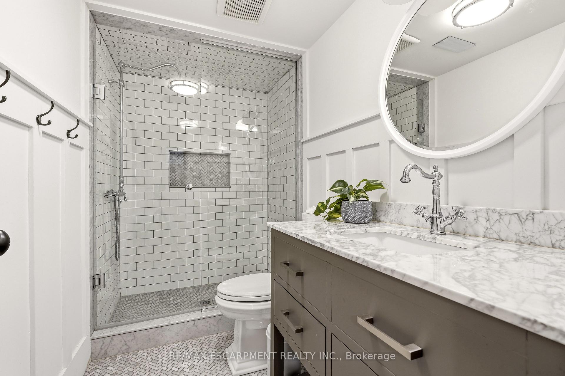 Photo 39 of 330 Camelot Court, Burlington, Shoreacres — HOMEH