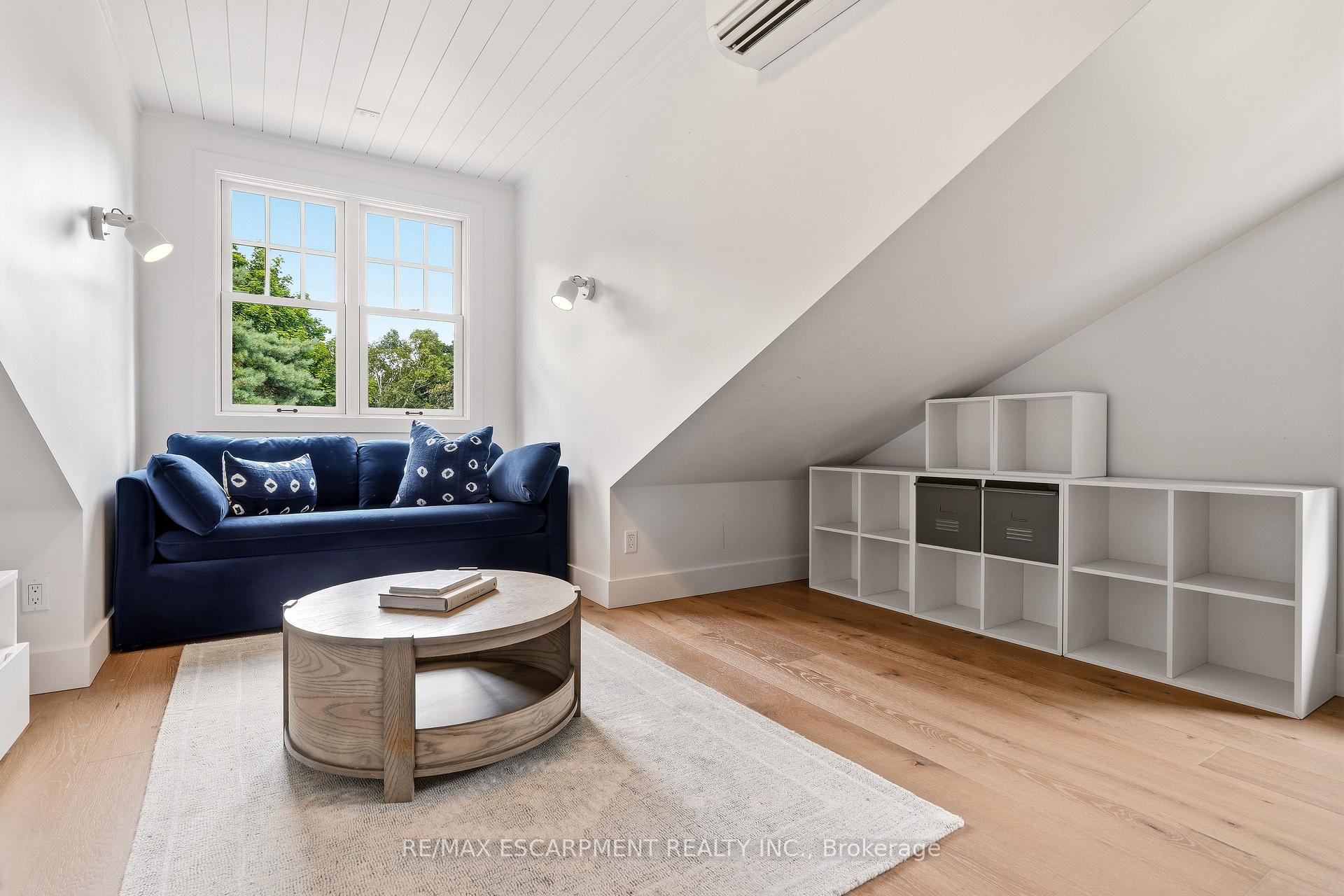 Photo 42 of 330 Camelot Court, Burlington, Shoreacres — HOMEH