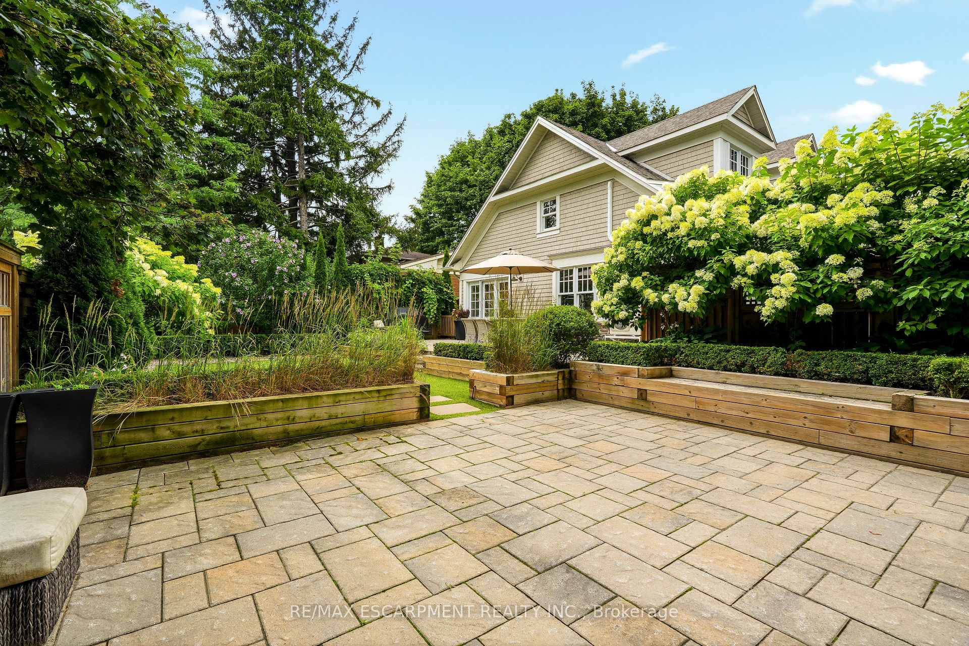 Photo 49 of 330 Camelot Court, Burlington, Shoreacres — HOMEH