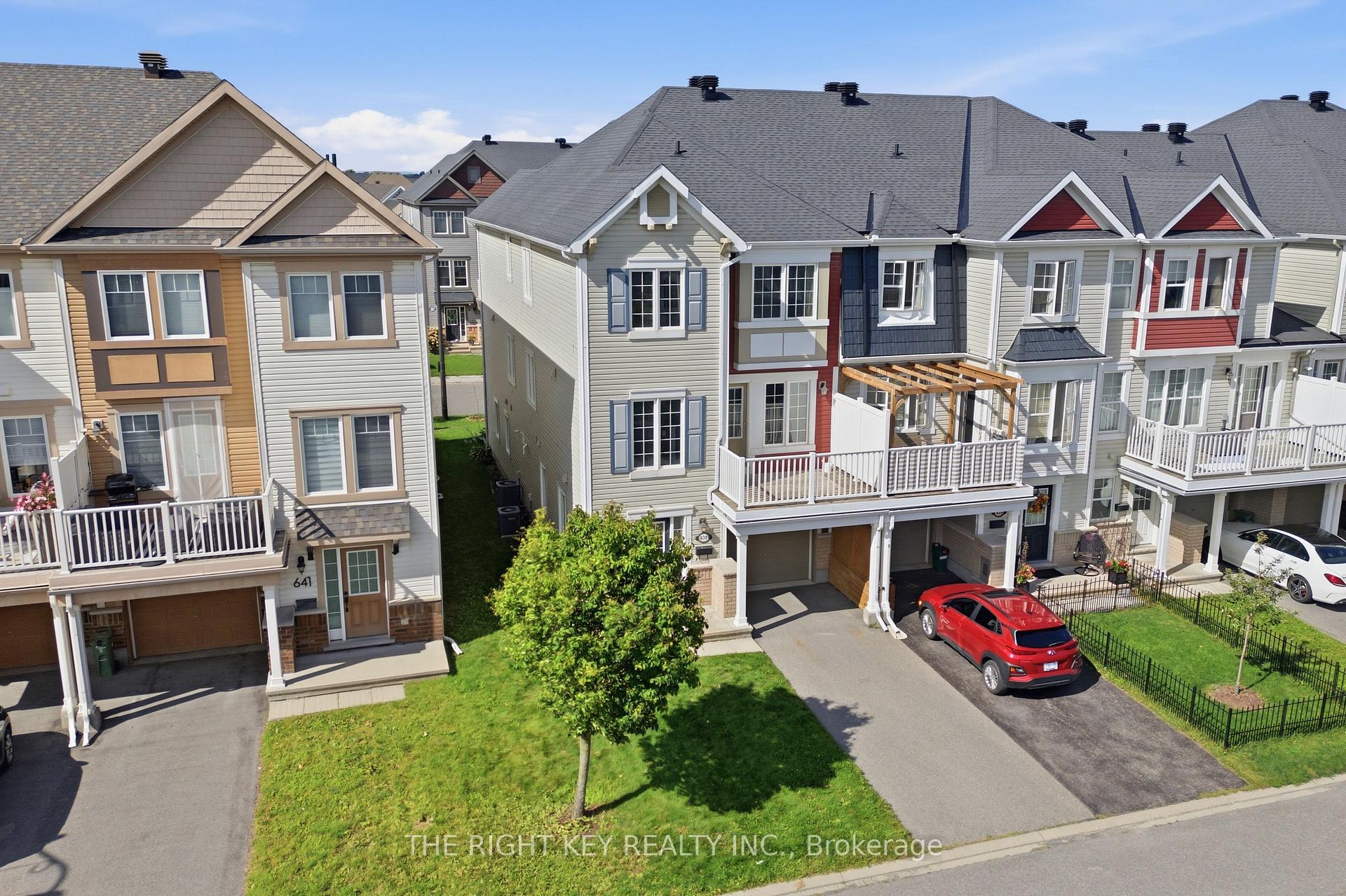 Photo 2 of 639 Bluegill Avenue, Ottawa, Barrhaven - Half Moon Bay — HOMEH
