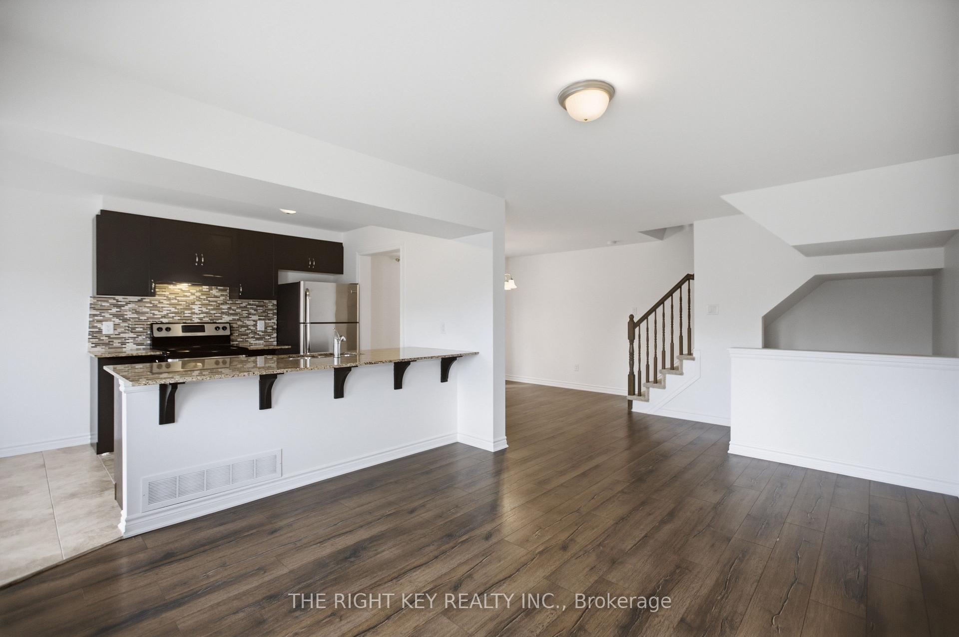 Photo 12 of 639 Bluegill Avenue, Ottawa, Barrhaven - Half Moon Bay — HOMEH
