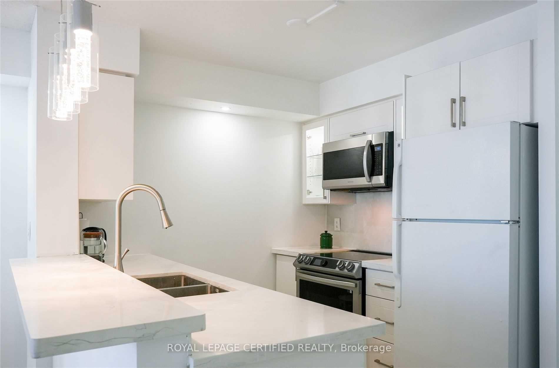 Photo 14 of Unit 424, 3650 Kingston Road, Scarborough, Scarborough Village — HOMEH