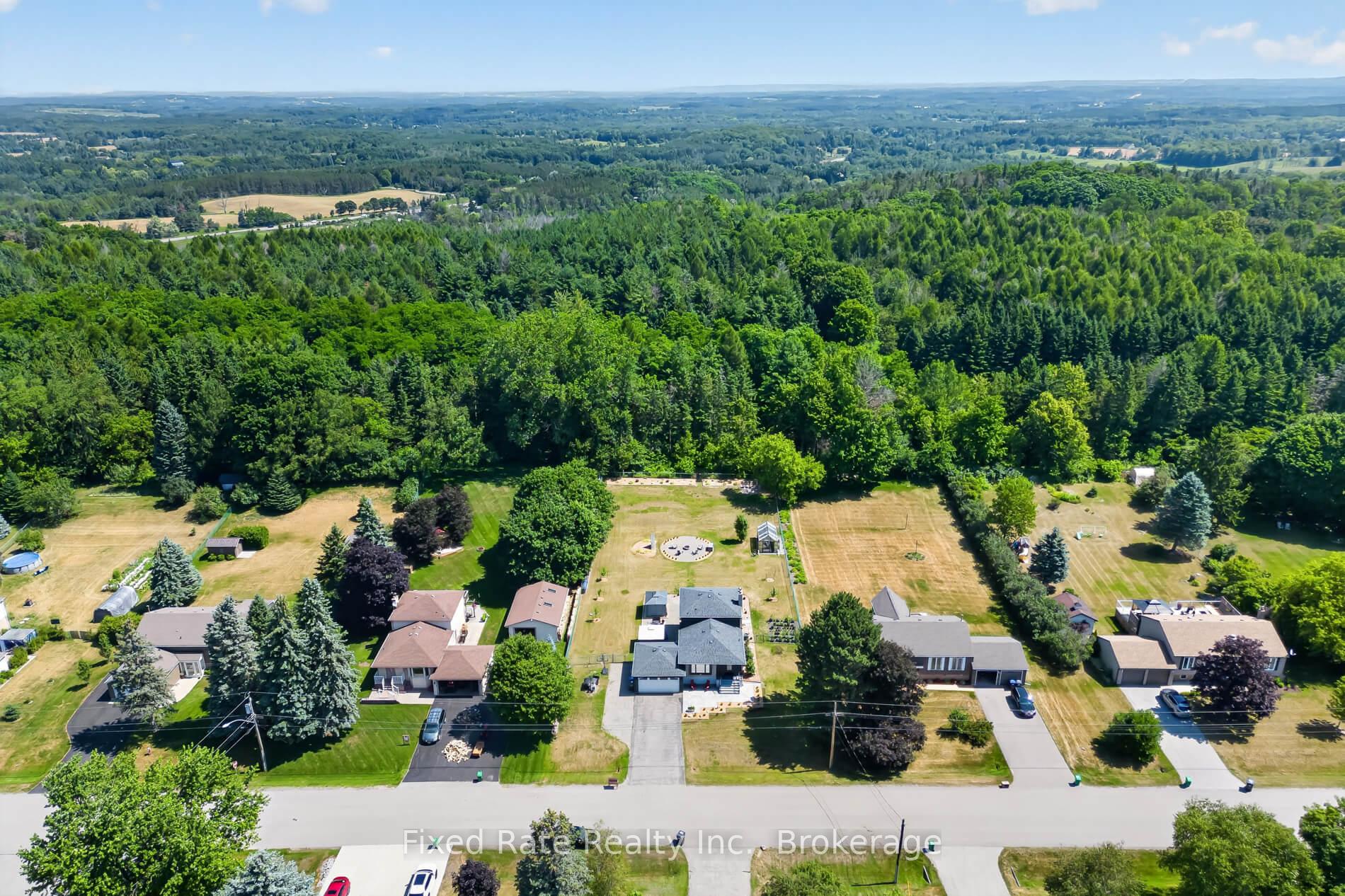 Photo 40 of 66 Holmes Drive, Caledon, Mono Mills — HOMEH
