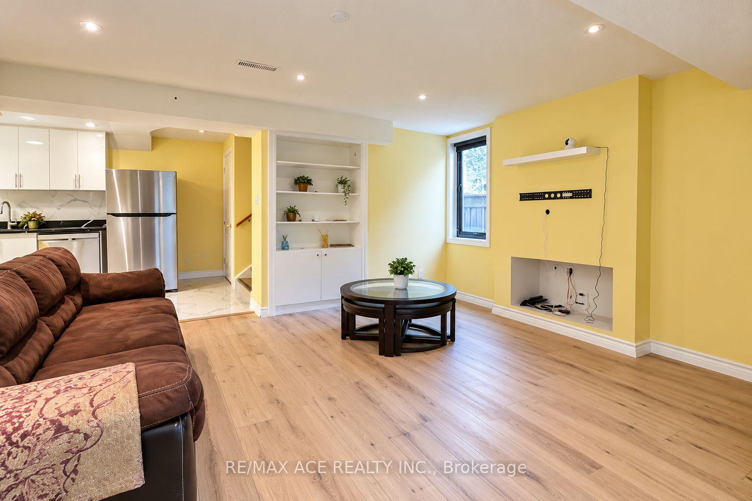 Photo 2 of Unit Bsmt, 57 Steppingstone Trail, Scarborough, Rouge — HOMEH