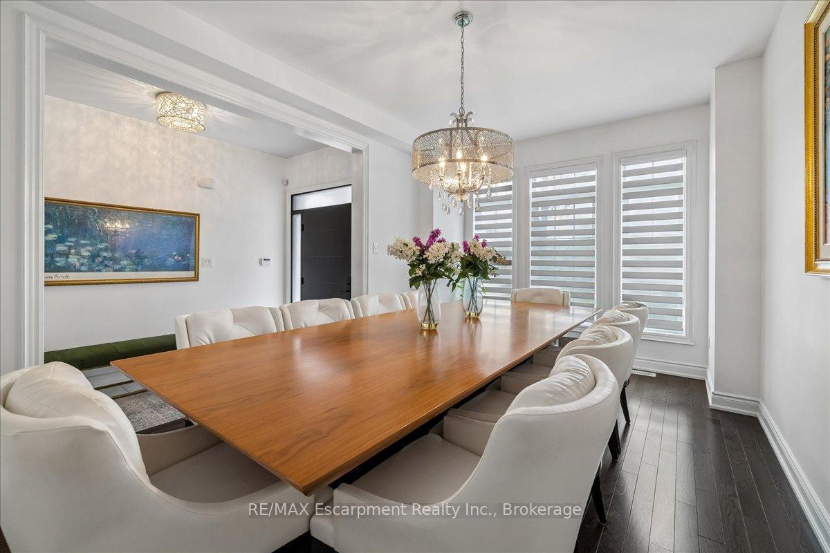 Photo 6 of 2400 Spring Meadow Way, Oakville, Westmount — HOMEH