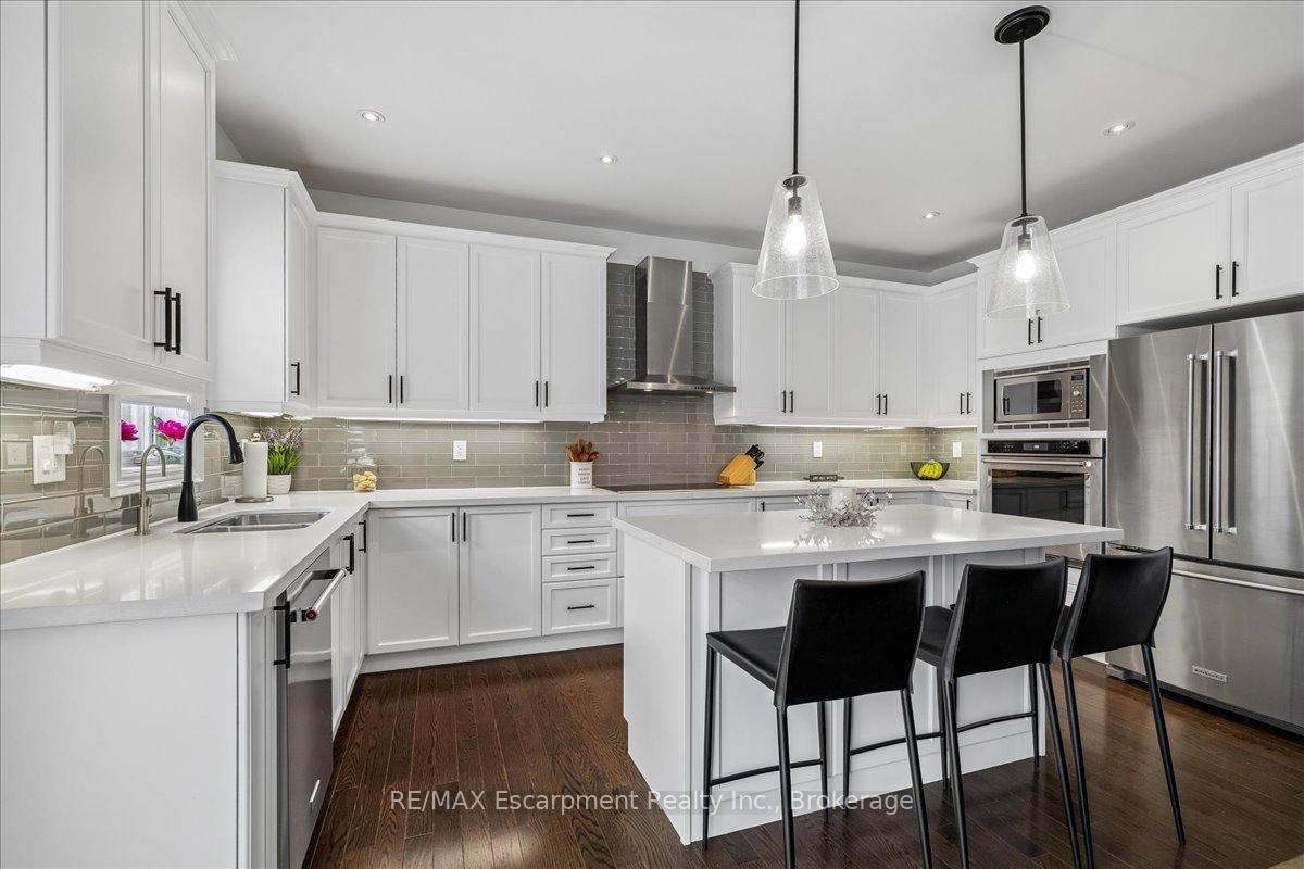 Photo 18 of 2400 Spring Meadow Way, Oakville, Westmount — HOMEH