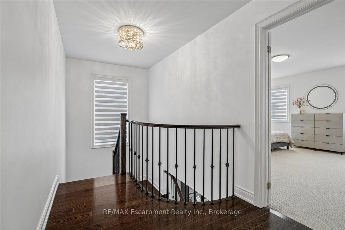 Photo 24 of 2400 Spring Meadow Way, Oakville, Westmount — HOMEH