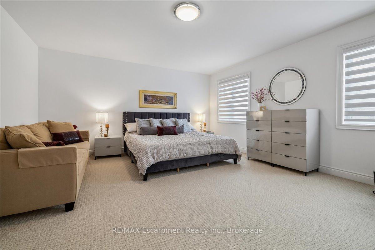 Photo 25 of 2400 Spring Meadow Way, Oakville, Westmount — HOMEH