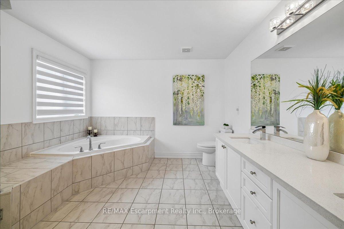 Photo 28 of 2400 Spring Meadow Way, Oakville, Westmount — HOMEH