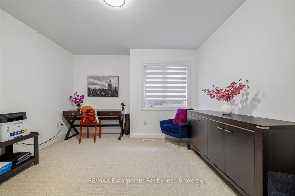 Photo 35 of 2400 Spring Meadow Way, Oakville, Westmount — HOMEH
