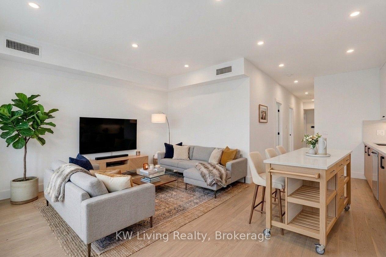 Photo of 484 Westmount Avenue