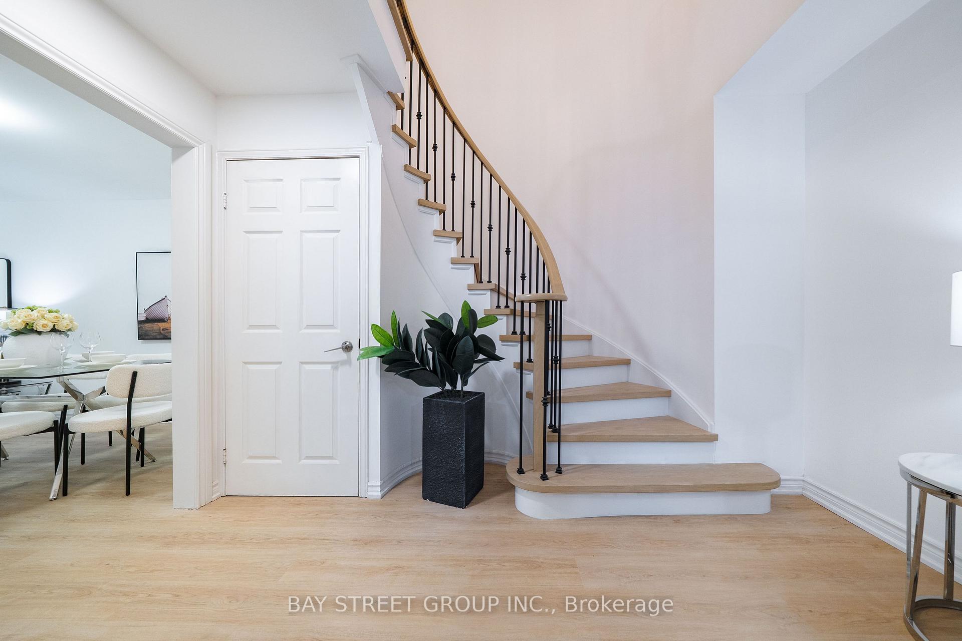 Photo 10 of 45 Thurman Road, Vaughan, Lakeview Estates — HOMEH