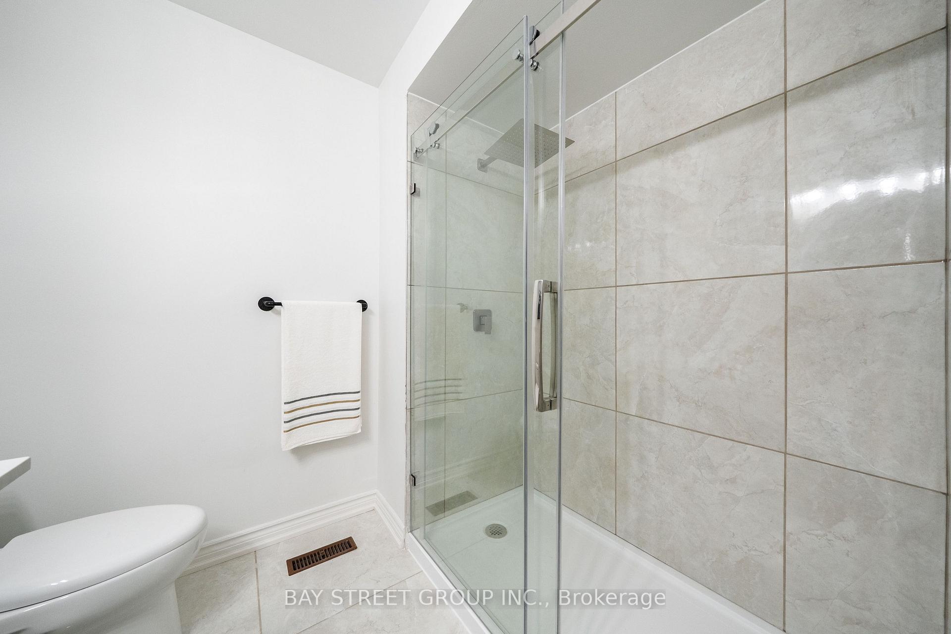 Photo 32 of 45 Thurman Road, Vaughan, Lakeview Estates — HOMEH