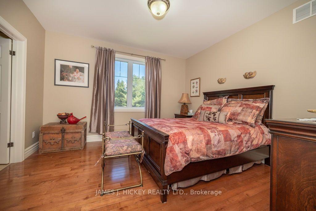 Photo 26 of 182 River Drive, Petawawa, Petawawa — HOMEH