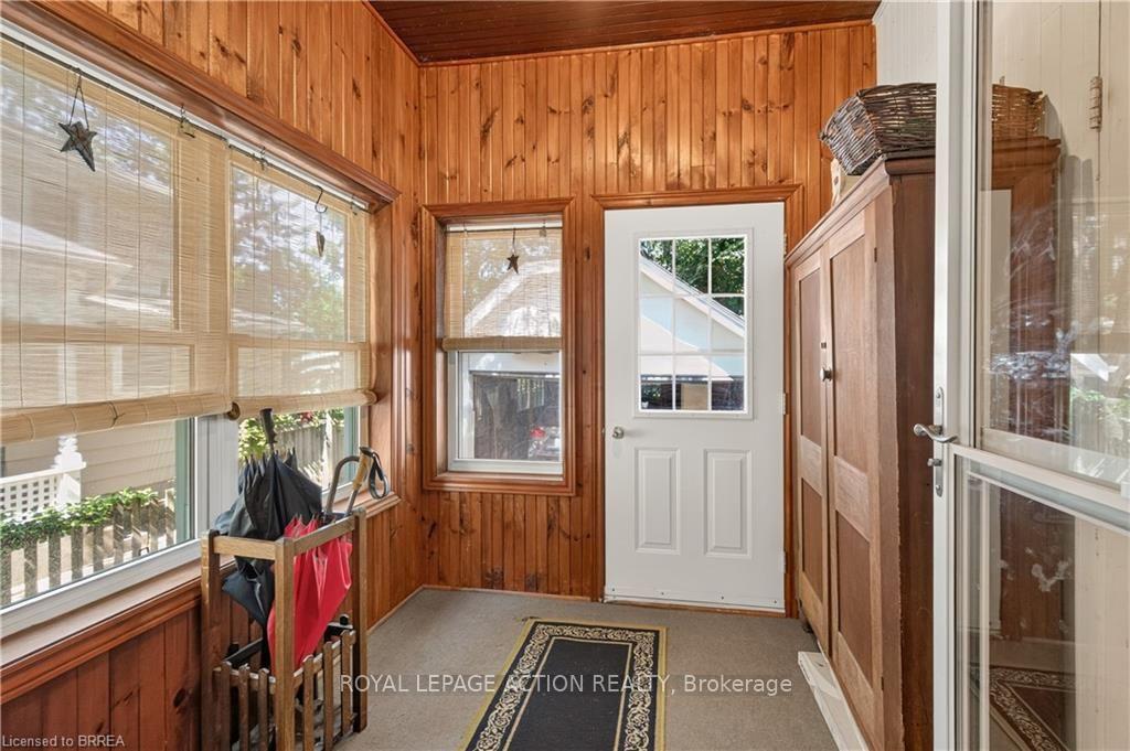Photo 20 of 29 Lorne Crescent, Brantford, North Ward — HOMEH