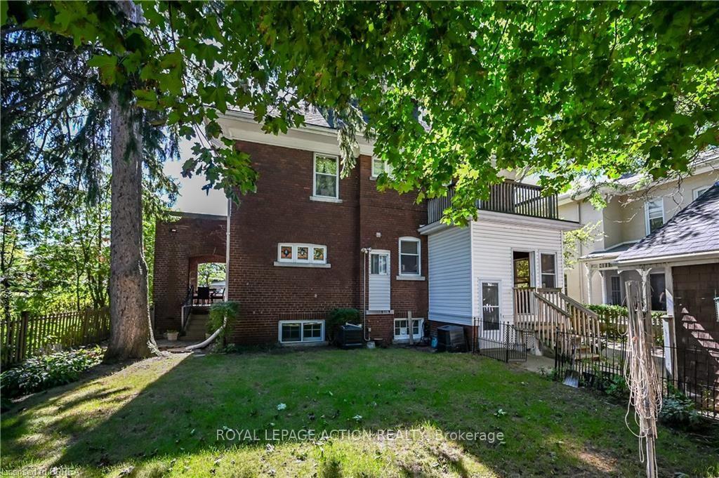Photo 45 of 29 Lorne Crescent, Brantford, North Ward — HOMEH