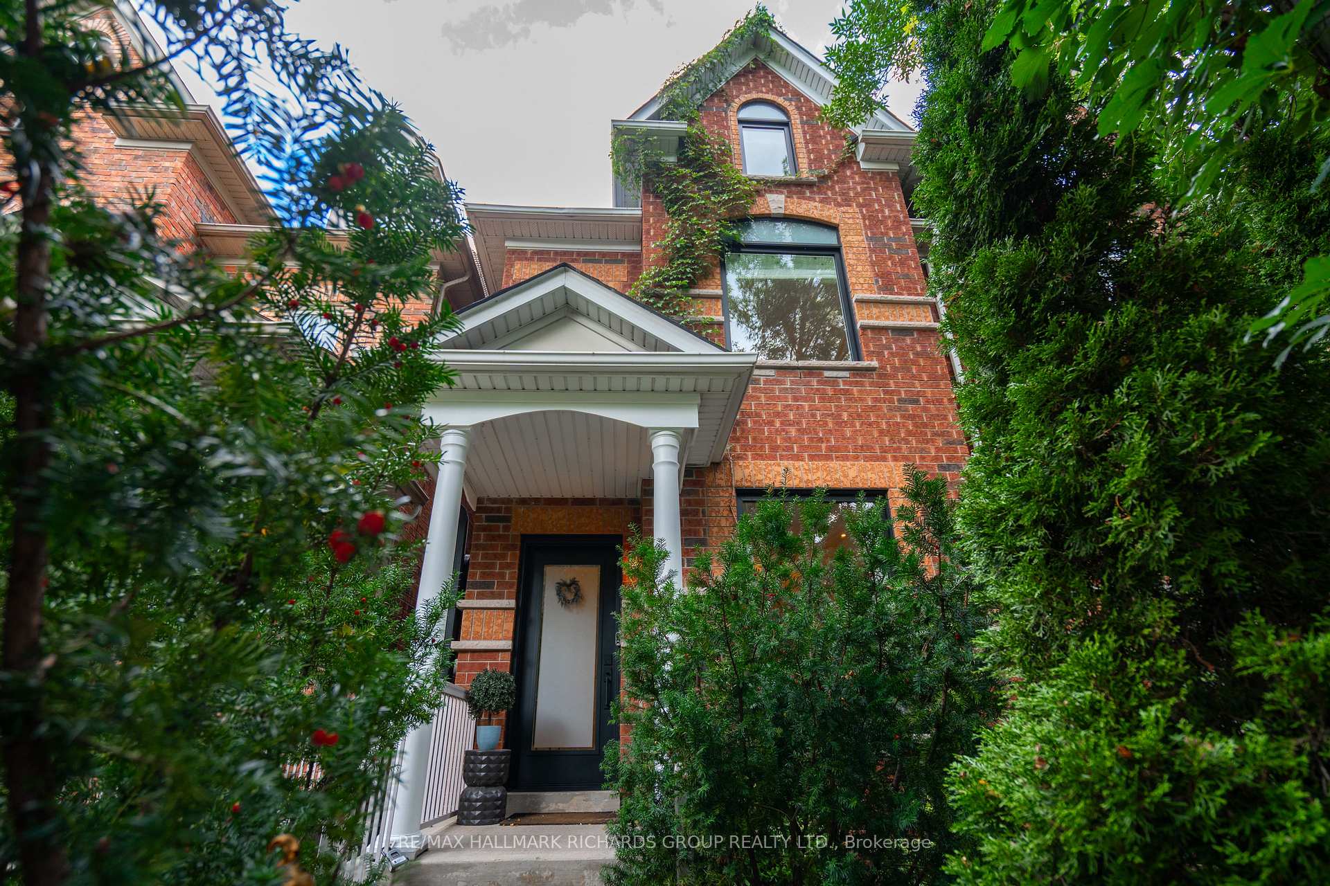 Photo 1 of 32 Crossovers Street, Toronto, East End-Danforth — HOMEH