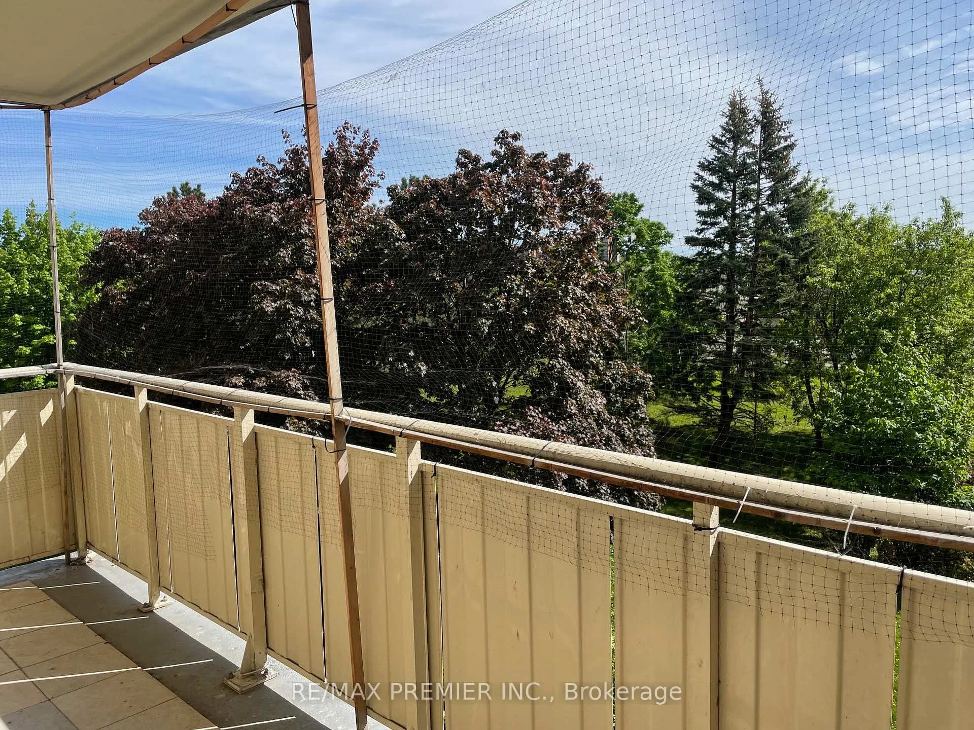 Photo 5 of Unit 408, 320 Dixon Road, Etobicoke, Kingsview Village-The Westway — HOMEH