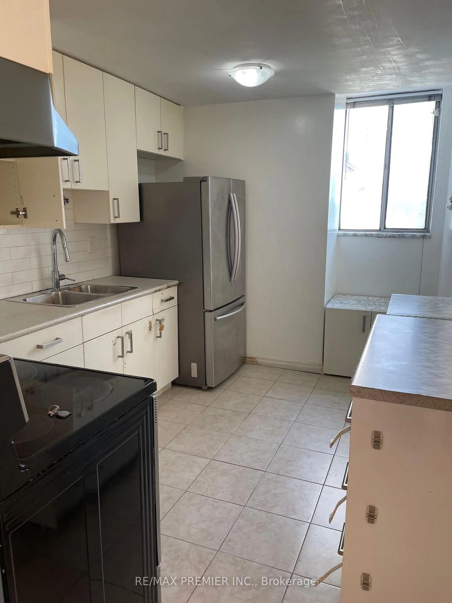 Photo 6 of Unit 408, 320 Dixon Road, Etobicoke, Kingsview Village-The Westway — HOMEH