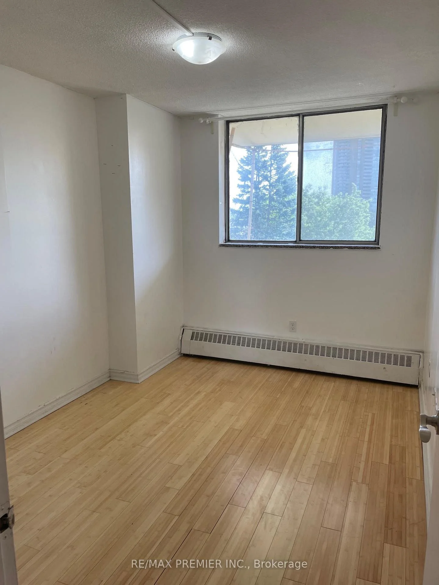 Photo 8 of Unit 408, 320 Dixon Road, Etobicoke, Kingsview Village-The Westway — HOMEH
