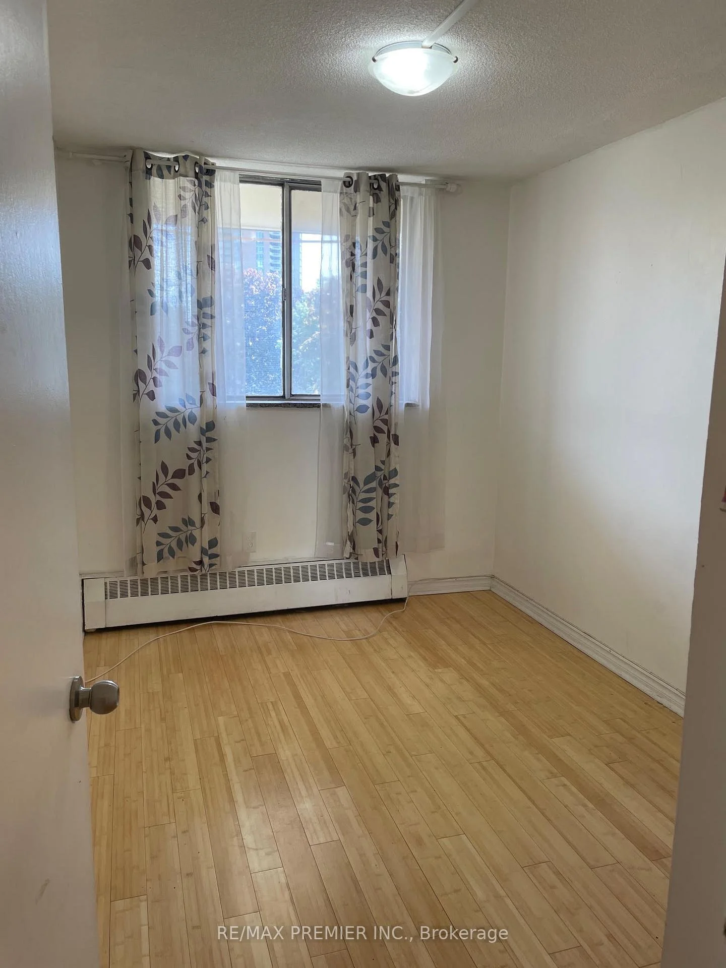 Photo 9 of Unit 408, 320 Dixon Road, Etobicoke, Kingsview Village-The Westway — HOMEH