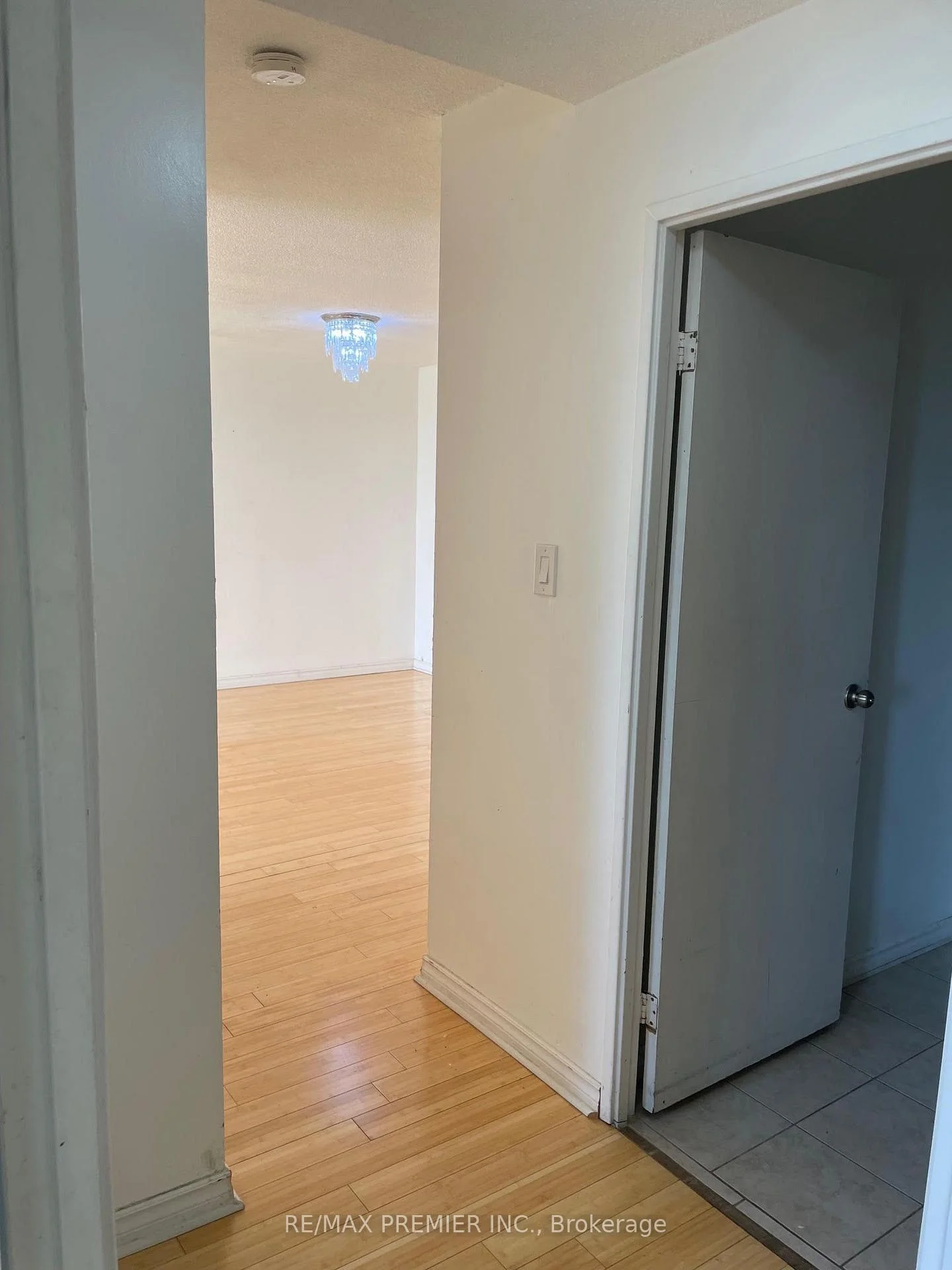 Photo 11 of Unit 408, 320 Dixon Road, Etobicoke, Kingsview Village-The Westway — HOMEH