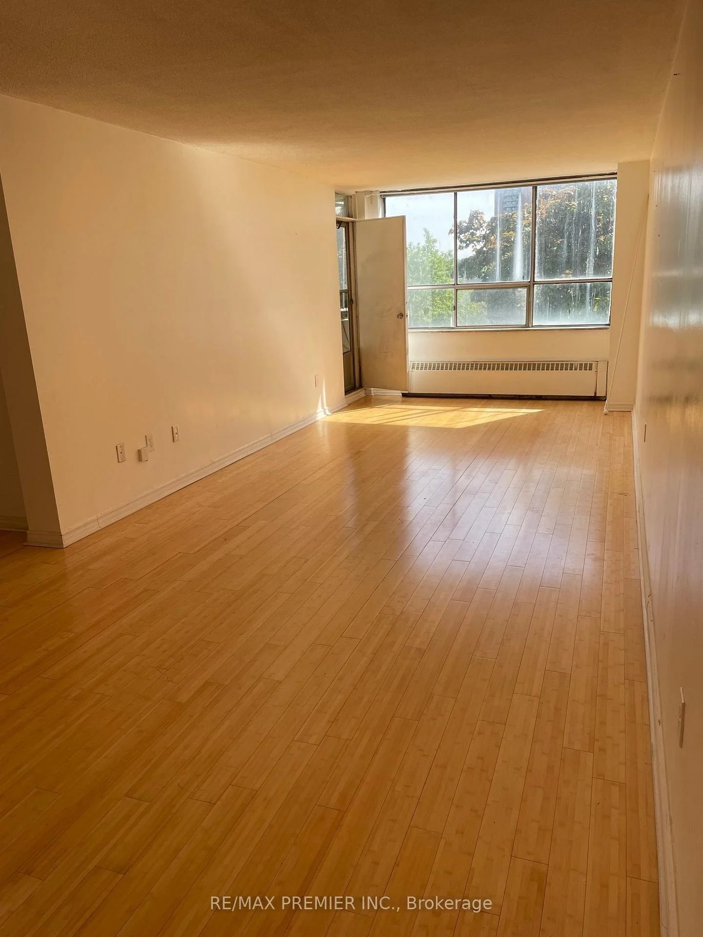 Photo 14 of Unit 408, 320 Dixon Road, Etobicoke, Kingsview Village-The Westway — HOMEH