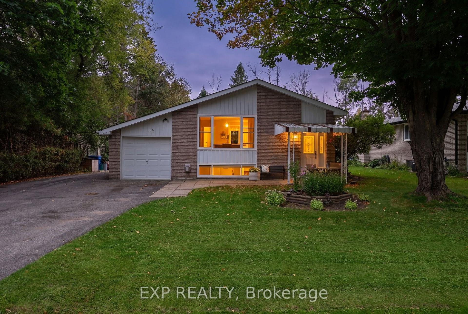 Photo 1 of 19 Faircrest Avenue, Georgina, Sutton & Jackson's Point — HOMEH