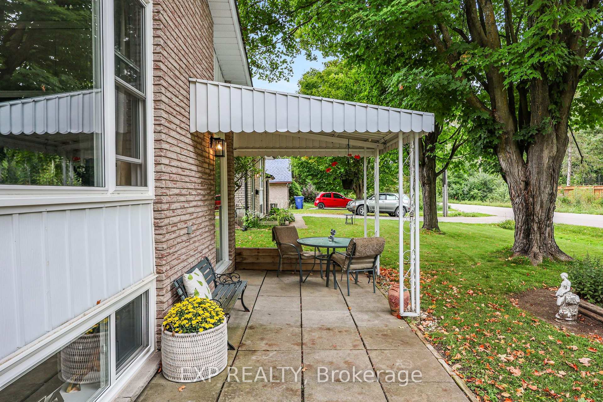 Photo 3 of 19 Faircrest Avenue, Georgina, Sutton & Jackson's Point — HOMEH