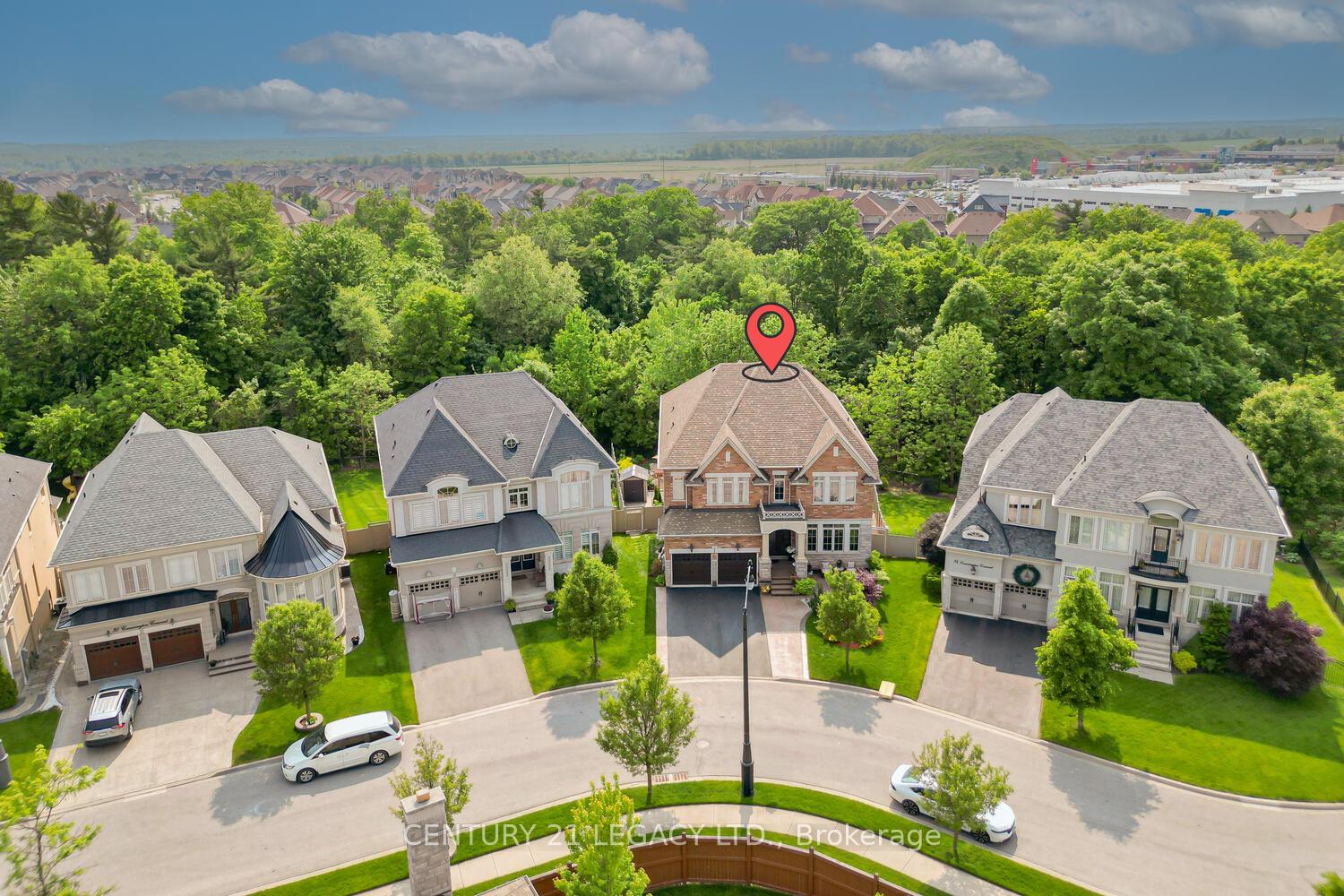 Photo 2 of 34 Cannington Crescent, Brampton, Credit Valley — HOMEH