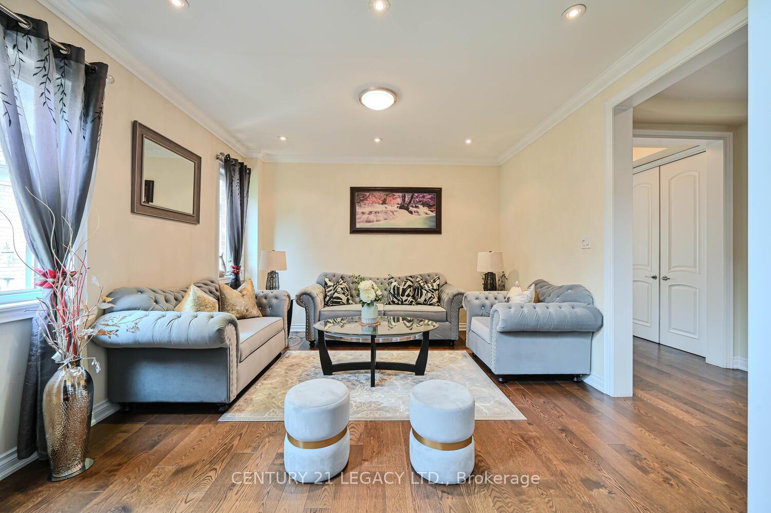 Photo 8 of 34 Cannington Crescent, Brampton, Credit Valley — HOMEH