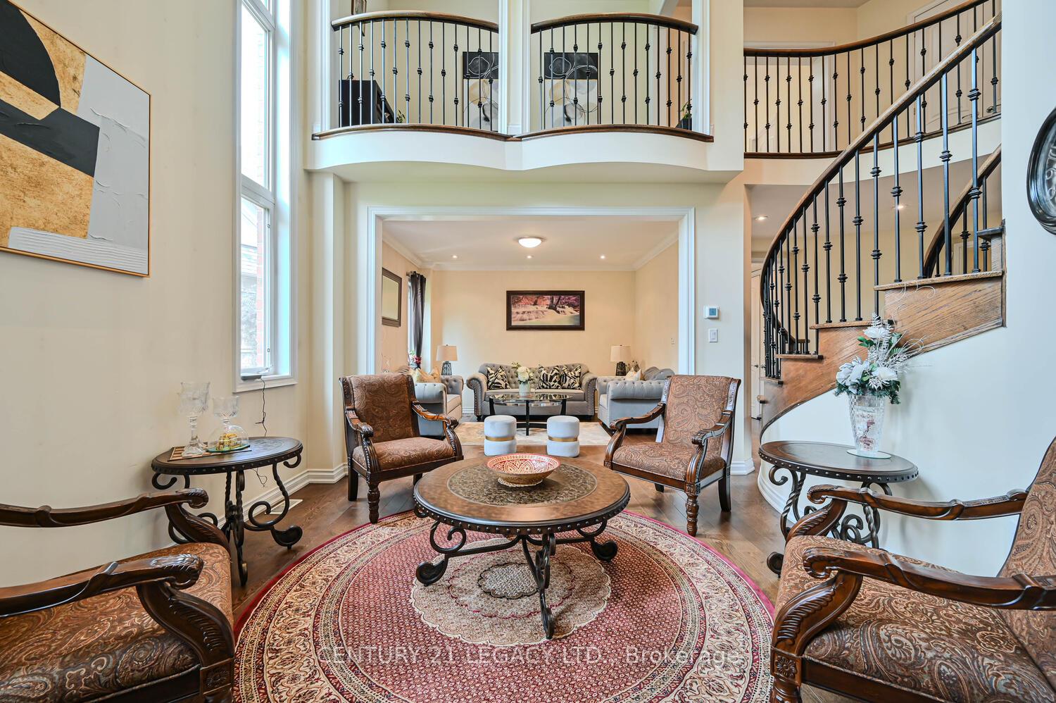 Photo 10 of 34 Cannington Crescent, Brampton, Credit Valley — HOMEH