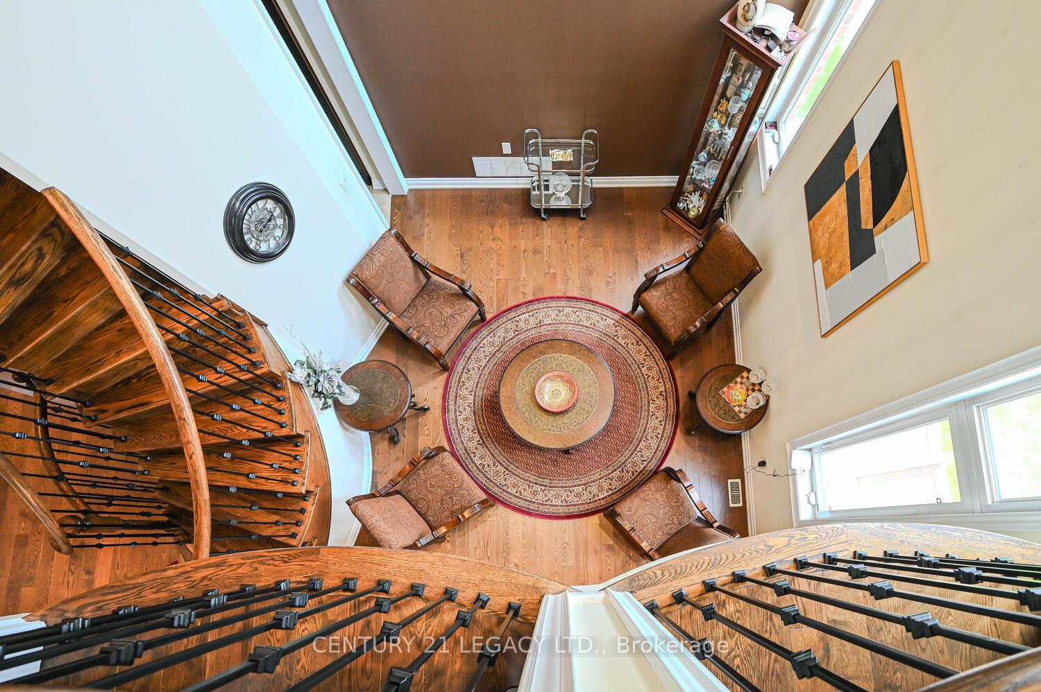 Photo 11 of 34 Cannington Crescent, Brampton, Credit Valley — HOMEH