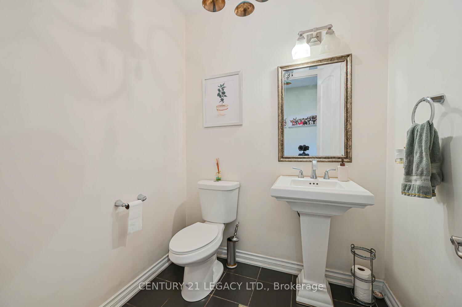 Photo 23 of 34 Cannington Crescent, Brampton, Credit Valley — HOMEH