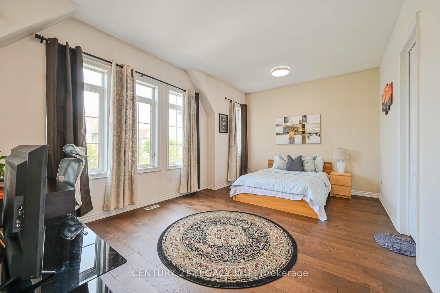 Photo 35 of 34 Cannington Crescent, Brampton, Credit Valley — HOMEH