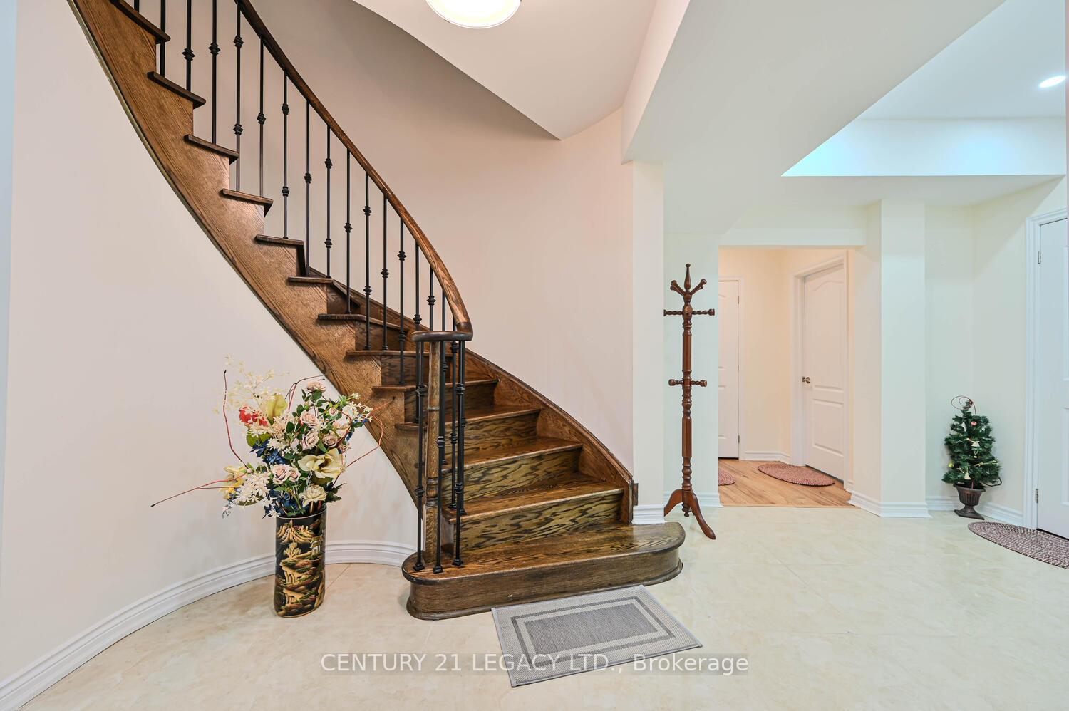 Photo 38 of 34 Cannington Crescent, Brampton, Credit Valley — HOMEH