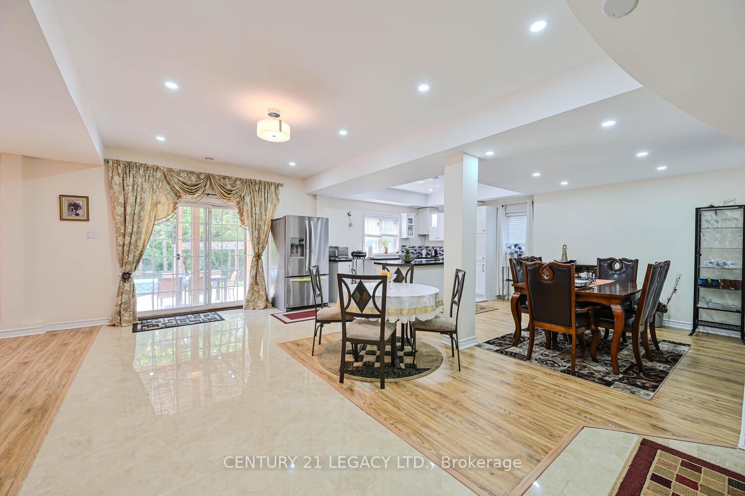 Photo 39 of 34 Cannington Crescent, Brampton, Credit Valley — HOMEH