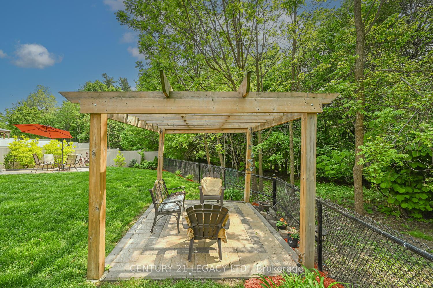 Photo 46 of 34 Cannington Crescent, Brampton, Credit Valley — HOMEH