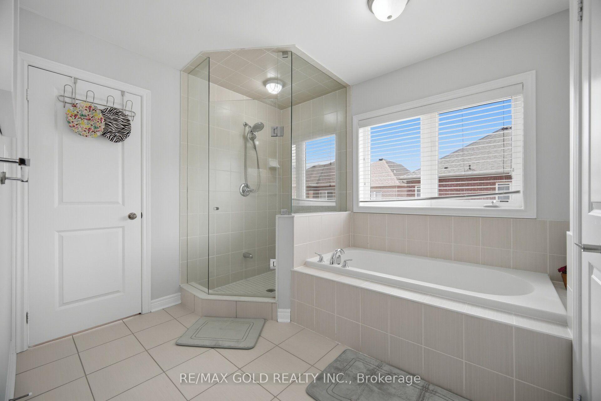 Photo 19 of 78 Pennycross Crescent, Brampton, Northwest Brampton — HOMEH