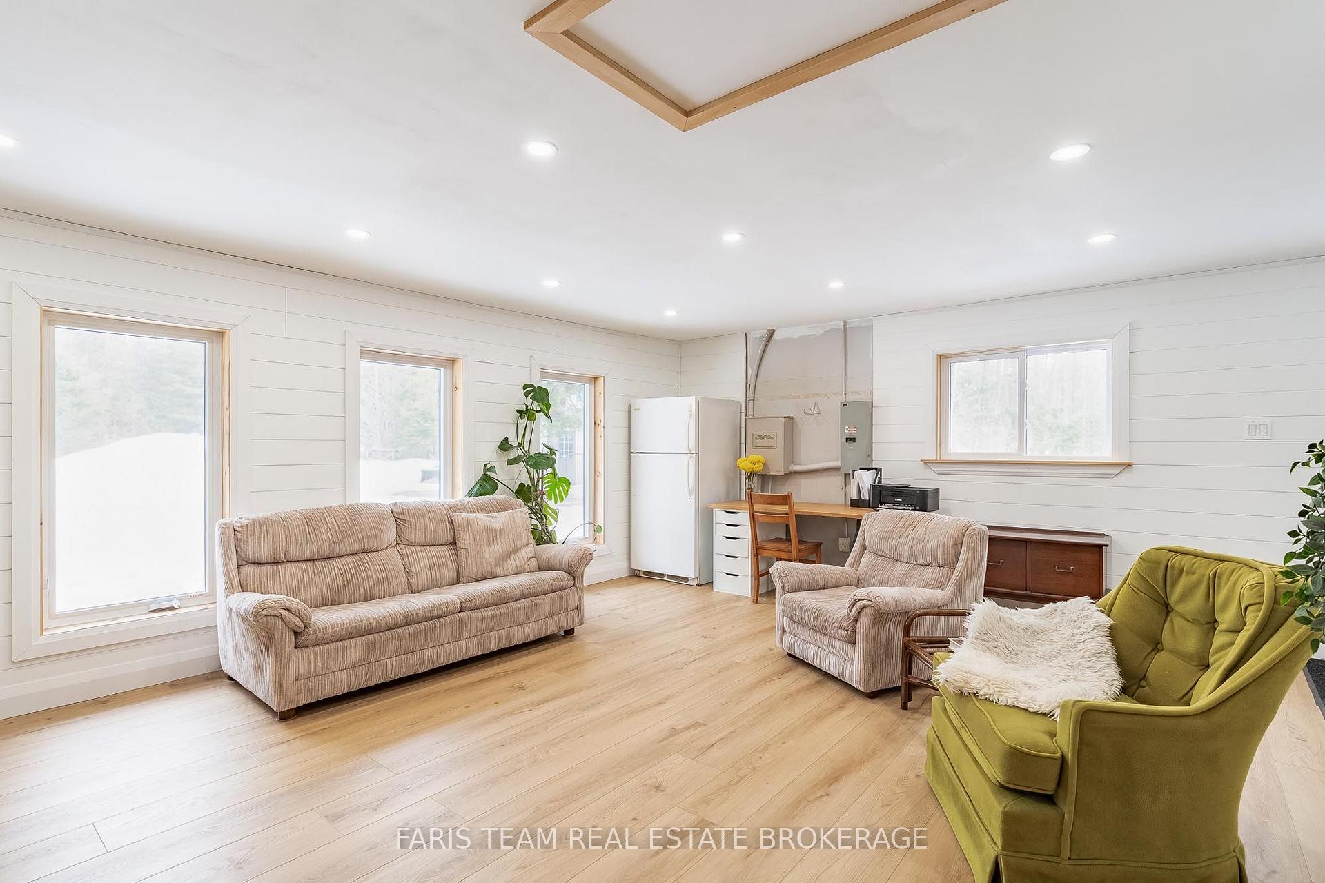 Photo 14 of 1520 Rosemount Road, Tay, Rural Tay — HOMEH