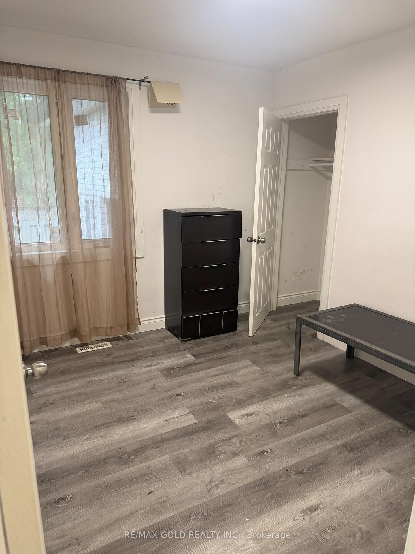 Photo 5 of 58 Kingsmere Crescent, Brampton, Northwood Park — HOMEH