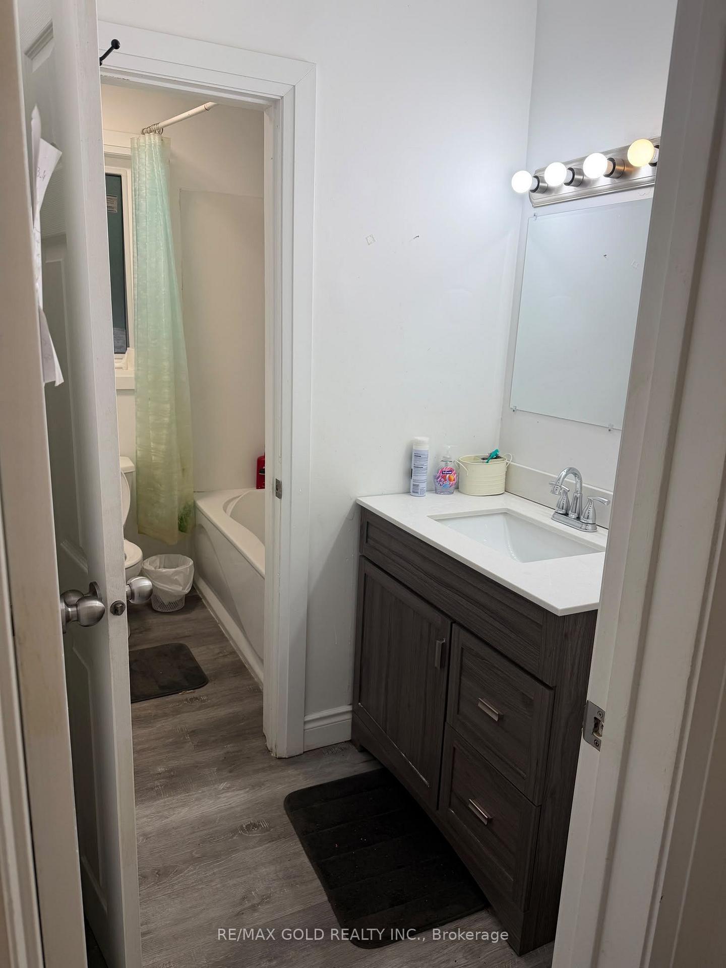 Photo 6 of 58 Kingsmere Crescent, Brampton, Northwood Park — HOMEH