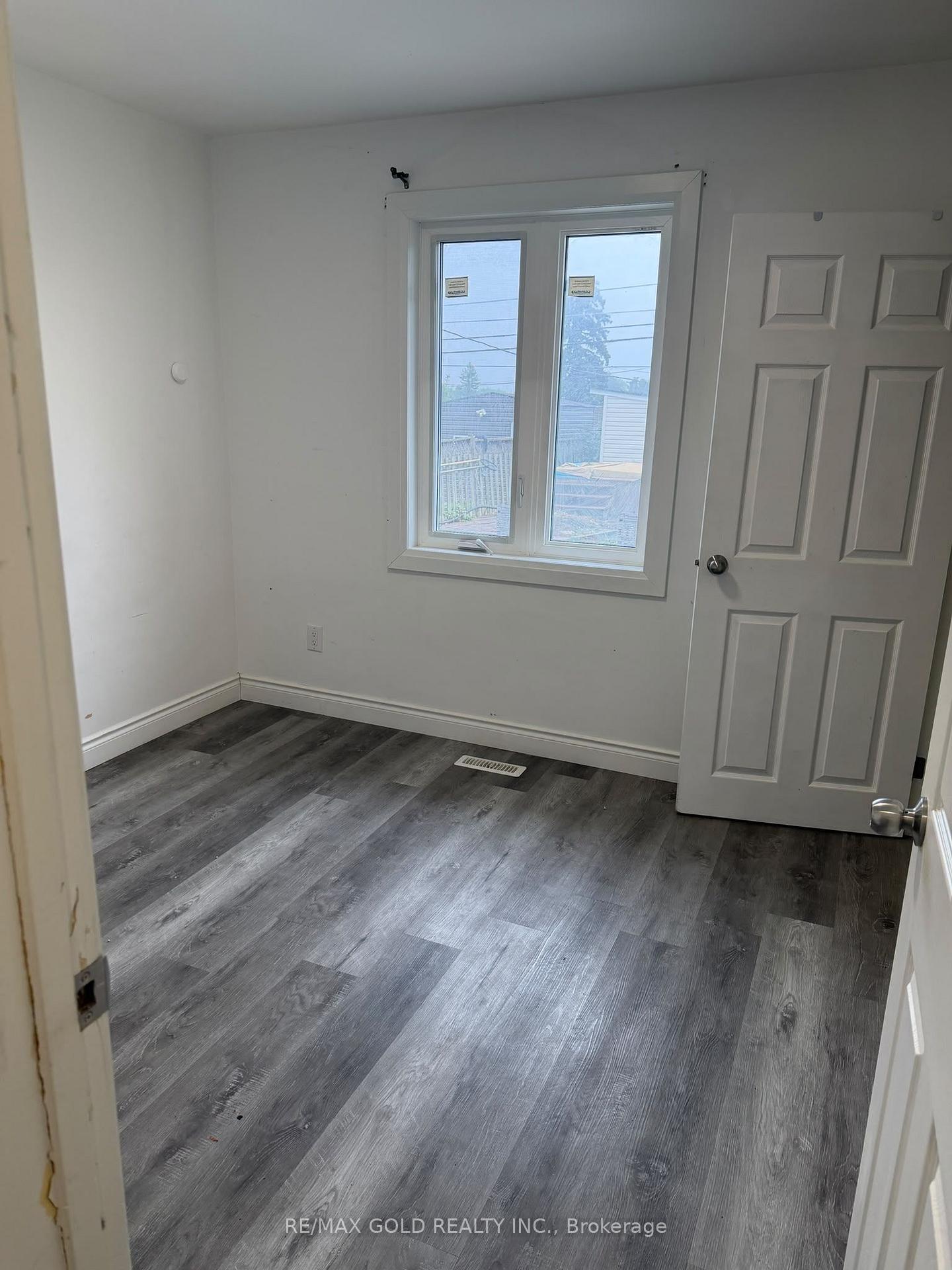 Photo 7 of 58 Kingsmere Crescent, Brampton, Northwood Park — HOMEH