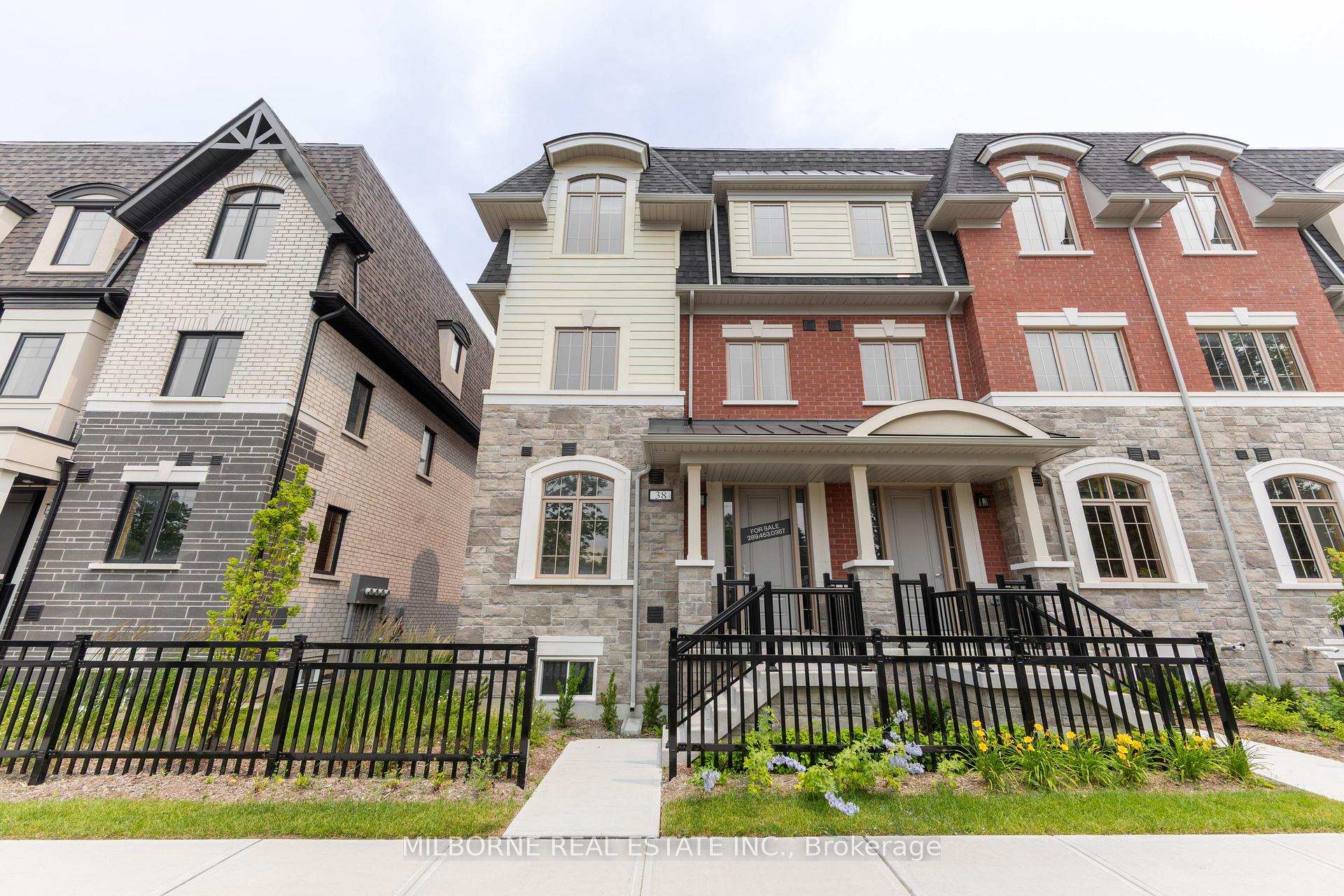 Photo 2 of 38 Fred Beaton Place, King, King City — HOMEH