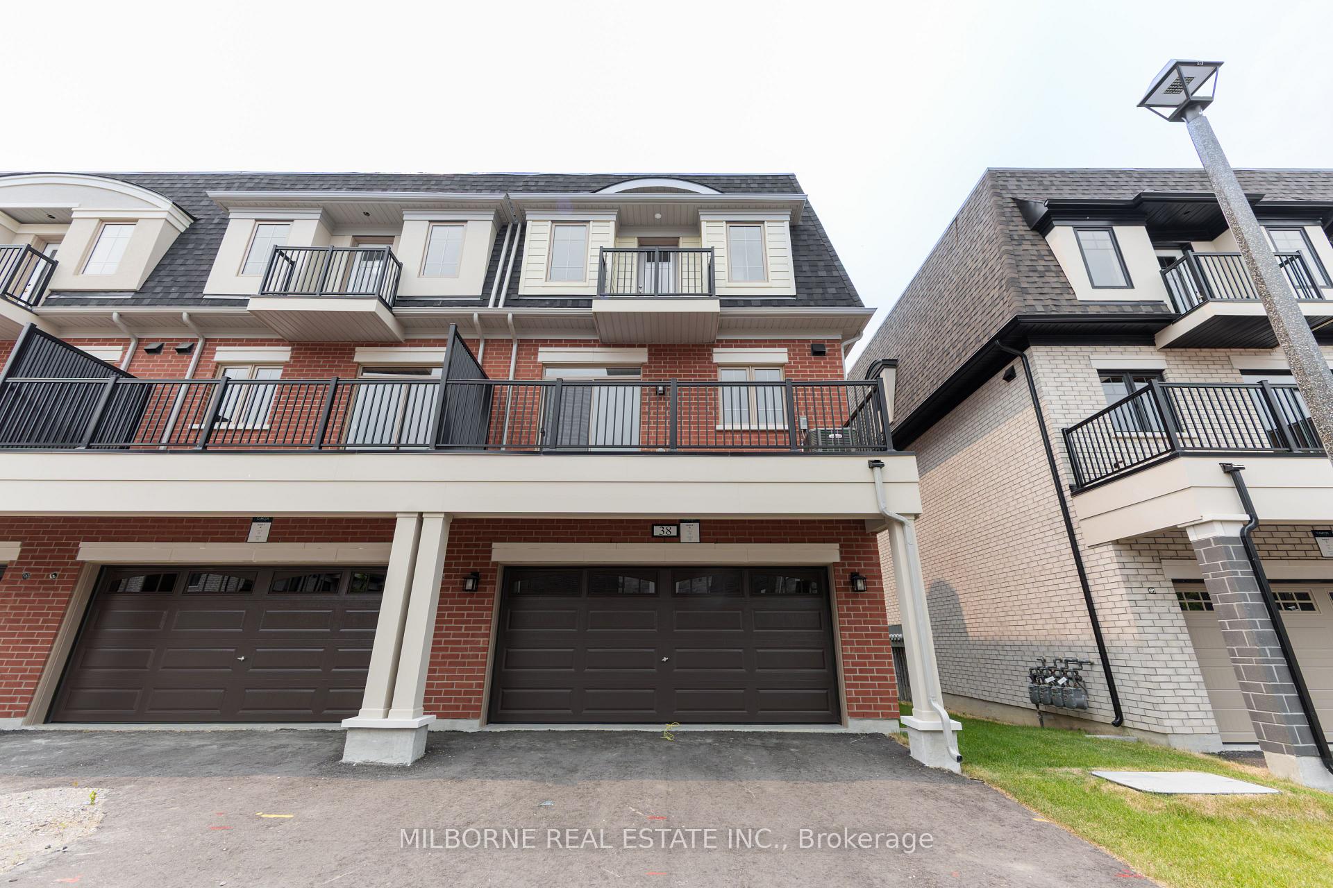 Photo 3 of 38 Fred Beaton Place, King, King City — HOMEH