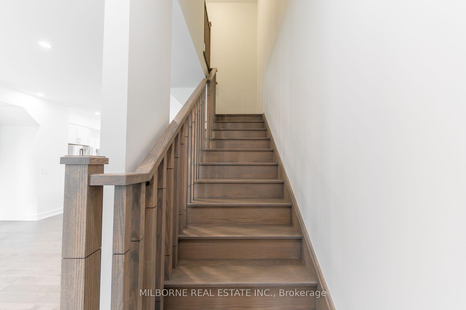 Photo 15 of 38 Fred Beaton Place, King, King City — HOMEH
